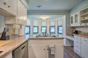 Lovely San Antonio Home ~ 13 Mi to Downtown!, Сан-Антонио