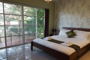 The Hillside Pranburi Resort, Пран-Бури