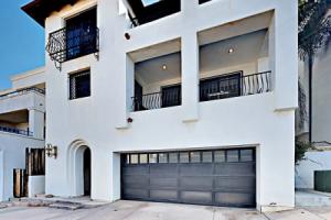 113 Coronado Condo by RedAwning, Сан-Клемент