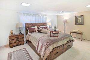 Contemporary Cincinnati Apt w/ Wifi, Near Kenwood!, Цинциннати