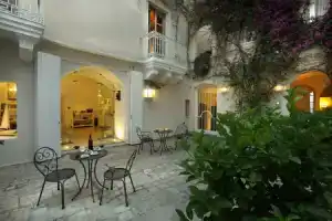Отель «Relais Corte Palmieri & Il Chiostro - Residenza d'epoca», Галлиполи