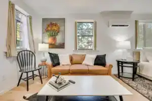 Private Porch! Cozy East ATL Stay Near World Cup, Атланта