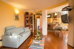 Casa Adriana, Мейна
