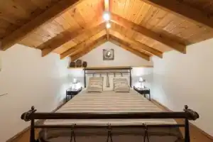 Marias Sea House, Сими