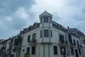 Downtown Hotel, Батуми