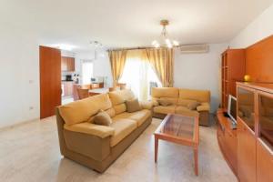 Cascades in D nia With 2 Bedrooms and 1 Bathrooms, Дения