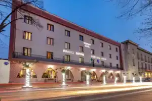 Hotel Inturist, Гори