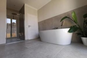 Chambre privee luxueuse Villa Monte 0ropa, Ницца