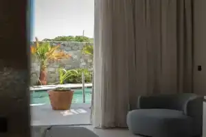 Nuca Mykonos, Платис-Ялос