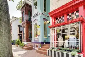 Charming Alexandria Vacation Rental in Old Town!, Александрия