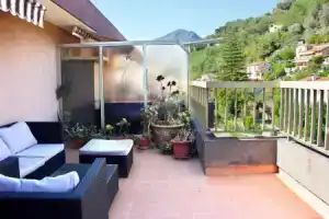 "Le Rooftop" Immense Terrasse et Parking, Ментона