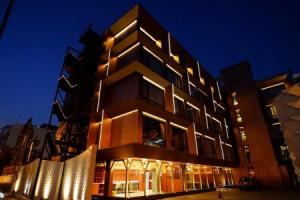 4 Monkeys Hotel - Sha Extra Plus, Бангкок