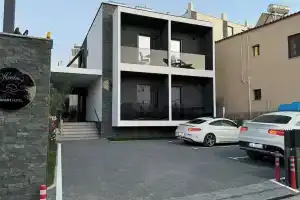 Kevin's Aparthotel, Влера