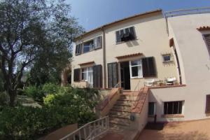 House With 3 Bedrooms in Cavo, With Wonderful sea View, Enclosed Garden and Wifi - 400 m From the Beach, Каво
