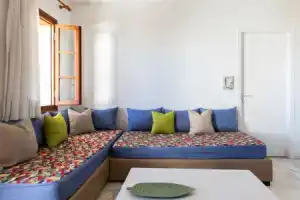 Chrysa house apartments, Агия-Пелагия
