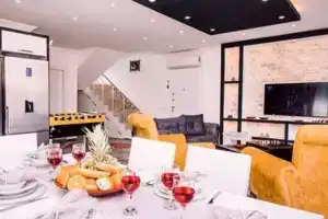 Villa Pumpkin, Стамбул
