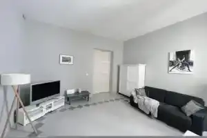Spacious 1BR Apartment on Charming Street, Биргу
