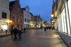 Am Jungfernteich mit Terrasse, Parkplatz, Kajak - ABC279, Висмар