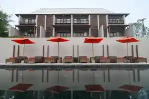 Yoma Hotel,, Пай