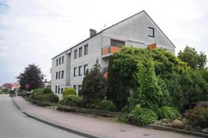 Saarstraße 2 Wohnung 10, Даме