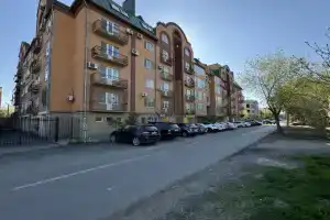 Green FOX на Берёзовском переулке 12, Астрахань