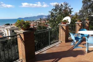 Tiffany Apartment With sea View Terrace in the Center of Sperlonga, Сперлонга