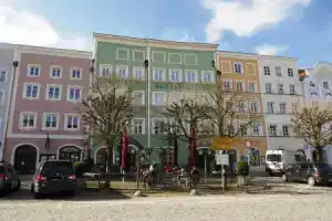 Отель «Bayerischer Hof», Бургхаузен