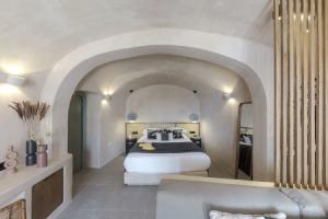 The Exotic Cave Suite, Фира