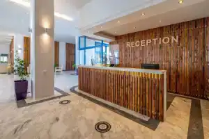 Kamari Beach Hotel, Лардос