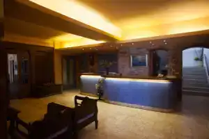 Hotel Olympia, Ано-Сирос