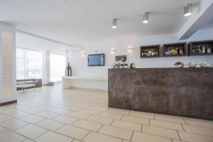 Color Mokambo Shore Family Hotel, Чезенатико