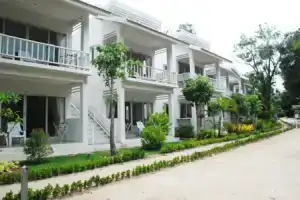 Amity Beach Resort, Ламаи Бич