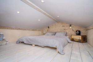 House Anicic Montmorillon, Ловран