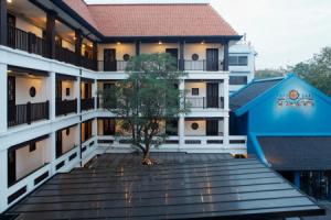 Отель «Baan Chart», Бангкок