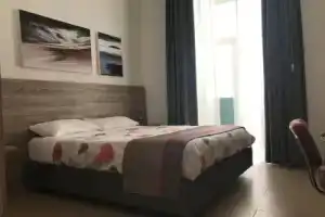 4STANZE, Неаполь
