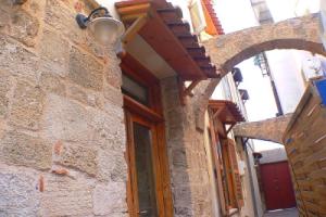 House in the Medieval City With Outdoor Patio, Free Wi-fi, Родос