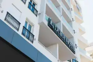 Duka Hotel, Влера