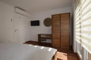 Warm and Welcoming Apartment With Balcony, Ровинь