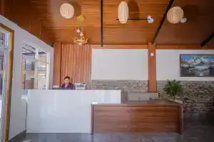 Majestic Lakefront Hotel & Suites, Покхара