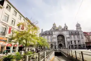 Leonardo Hotel Antwerpen, Антверпен