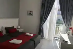 Chiaia Guest House, Неаполь