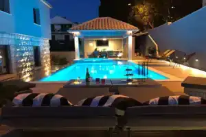 Gorgeous Villa in Dubrovnik with Swimming Pool, Дубровник