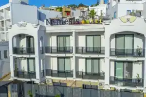 Nemesis Otel, Гюмбет