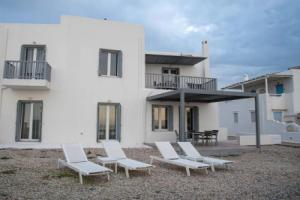 Milos Waves Luxury Apartments, Аполлония