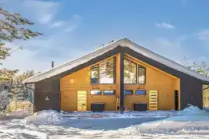 Villa voimapolku 9 a 2, Рука