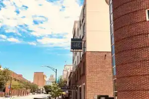 Courtyard by Marriott Winston - Salem Downtown, Уинстон-Салем