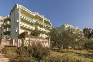 Beautiful Apartment in Brela With 2 Bedrooms and Wifi, Брела