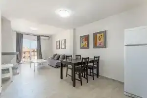 Cosy city 2-Bed apartment, sleeps 6, Дения