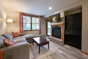 Contemporary Condo Easy Access to Slopes and the Village - Zephyr Mountain Lodge Premium-Rated 1102, Винтер-Парк