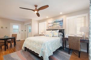 Huntington Beach Studio Blocks to the Beach and Downtown apts, Хантингтон-Бич